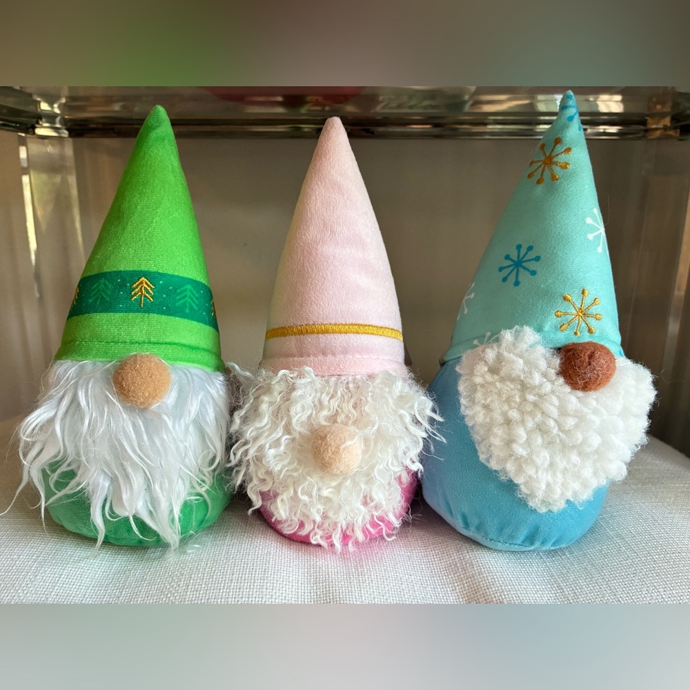 *NWT* 🎄 Trio of Festive Gnome Weighted Roly-Poly Plush Set 🎄